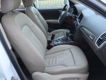 Audi Q5 I SUV 3.2 FSI 270KM 2010 Audi Q5 3.2 FSI, 4X4, Automat, Skóra, Navi, zdjęcie 8