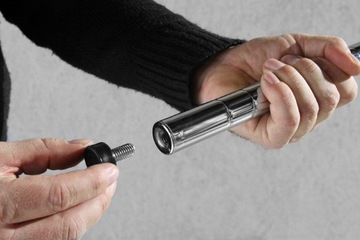 Складской стеллаж складной с регулируемыми решетчатыми полками.