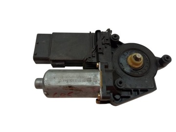MOTOREK OKNO LEVÝ PŘEDNÍ 0130821695 F005S00047 VW VOLKSWAGEN PASSAT V B5