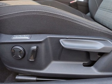 Volkswagen Passat B8 Variant Facelifting 2.0 TDI SCR 150KM 2021 Volkswagen Passat Faktura VAT DSG Hak Kamera Aut.ParkowanieModel 2022, zdjęcie 10