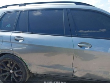 BMW X7 2023 BMW X7 M60i 2023 4.4l 4.4 Benzyna 523KM, zdjęcie 6
