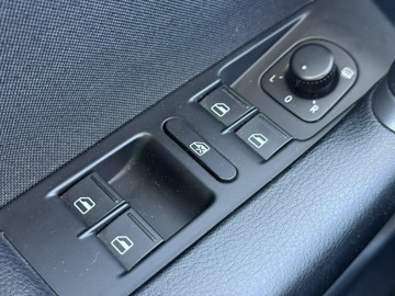 Volkswagen Passat B7 Variant 2.0 TDI CR DPF BlueMotion 140KM 2013 Volkswagen Passat 2.0TDi 140KM DSG 2013r R-Line, zdjęcie 21