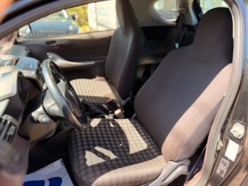 Toyota iQ 1.4 TD 90KM 2011 Toyota iQ Swietny stan Bogate wyposazenie Zawraca w miejscu 1.4 90KM, zdjęcie 17