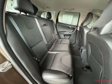 Volvo XC60 I SUV Facelifting 2.0 D3 DRIVE-E 150KM 2017 Volvo XC 60 D3 SummumautomatxenonTFT navialu17bezwypadek serwis w ASO Volvo, zdjęcie 20