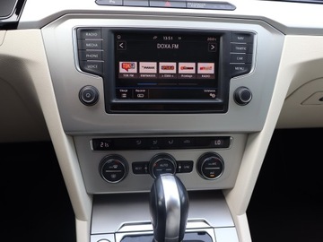 Volkswagen Passat B8 Variant 2.0 TDI BlueMotion SCR 150KM 2016 VW Passat 2.0 TDI, Salon Polska, Automat, VAT 23%, zdjęcie 11