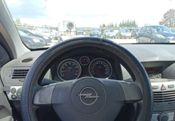 Opel Astra H Cabrio 1.6 Twinport ECOTEC 105KM 2006 Opel Astra Opel Astra 1.6 BenzynaLPG 105KM, zdjęcie 7