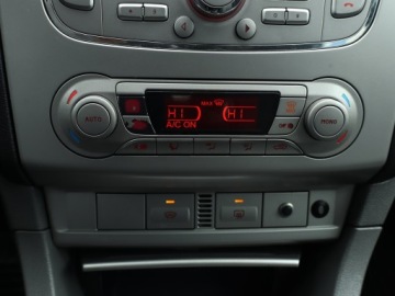 Ford Focus II Kombi 1.8 Duratorq TDCi 115KM 2008 Ford Focus 1.8 TDCi, Salon Polska, Klima, zdjęcie 12