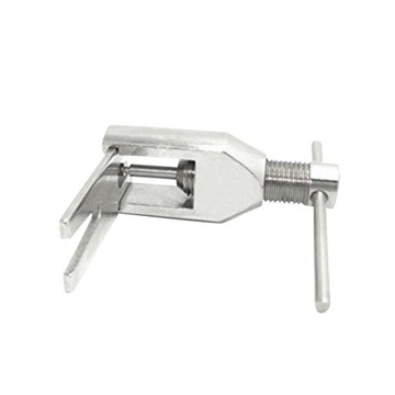 Качественный съемник шестерен вала двигателя.