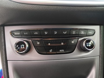 Opel Astra K Hatchback 5d 1.4 Turbo 150KM 2016 Opel Astra 1.4 benzyna139 tys.kmjeden wlascDrugie kolanastepny serwis 09.2, zdjęcie 9