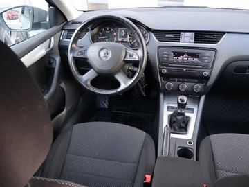 Skoda Octavia II Hatchback Facelifting 1.2 TSI 105KM 2013 Skoda Octavia 1.2 TSI, Salon Polska, Serwis ASO, zdjęcie 6