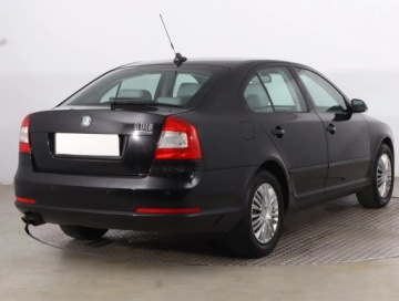 Skoda Octavia II Hatchback 2.0 i 16V FSI 150KM 2005 Skoda Octavia 2.0, Klima, Klimatronic, zdjęcie 4
