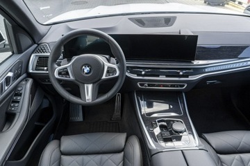 BMW X5 G05 SUV Facelifting 3.0 30d 298KM 2025 BMW X5 xDrive30d Dostępny od ręki!, zdjęcie 13