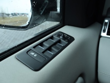 Land Rover Discovery Sport SUV 2.0 Si4 240KM 2015 Land Rover Discovery Sport Si4, Salon Polska, zdjęcie 16