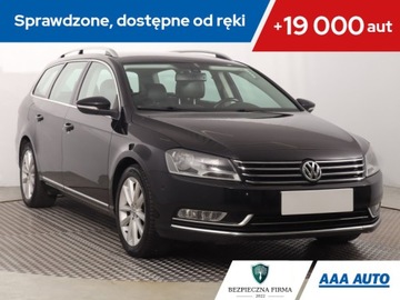 Volkswagen Passat B7 Variant 2.0 TDI CR DPF BlueMotion 170KM 2010 VW Passat 2.0 TDI, 167 KM, DSG, Klima