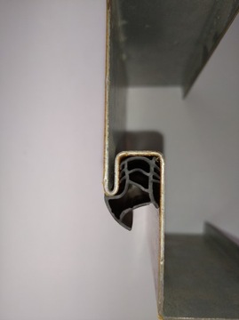 Уплотнитель для металлических дверей, 1 метр, БЕЛЫЙ