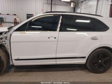 Bentley Bentayga 2022 Bentley Bentayga SV8 2022 4.0l 4.0 Benzyna 542KM, zdjęcie 2