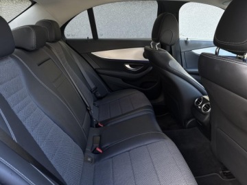 Mercedes Klasa E W213 Limuzyna Facelifting 2.0 220d 200KM 2023 Mercedes-Benz E 220 AMG Line/4Matic/Highbeam/MBUX/, zdjęcie 18