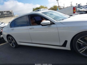 BMW Seria 7 G11-G12 2018 BMW Seria 7 740i 2018 3.0l 3.0 Benzyna 320KM, zdjęcie 6