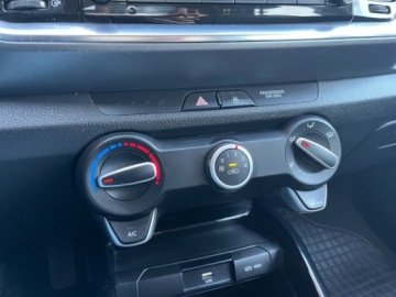 Kia Stonic I Crossover Facelifting 1.0 T-GDI 100KM 2021 Kia Stonic 1.0 benzyna 100 KM 6 biegow zarej w PL zadbany zamiana, zdjęcie 19