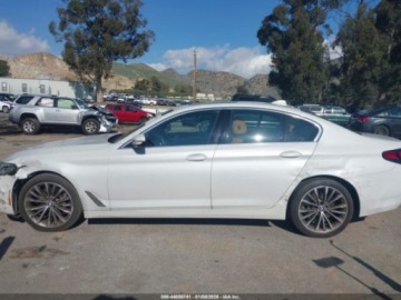 BMW Seria 5 G30-G31 2022 BMW Seria 5 540i 2022 3.0 Benzyna 335KM, zdjęcie 2