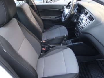 Hyundai i20 II Coupe 1.2 MPI 84KM 2017 Hyundai i20 1.2, Salon Polska, 1. Właściciel, zdjęcie 8