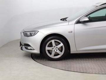 Opel Insignia II Sports Tourer 1.6 CDTI 136KM 2018 Opel Insignia 1.6 CDTI, Automat, Navi, Klima, zdjęcie 14