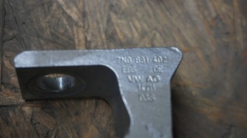 VOLKSWAGEN OE 7N0831402 PANT DVEŘE