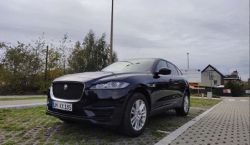 Jaguar F-Pace SUV 2.0 i4D 180KM 2017 Jaguar F-Pace Jaguar F-Pace 2.0 2.0 Diesel 180KM
