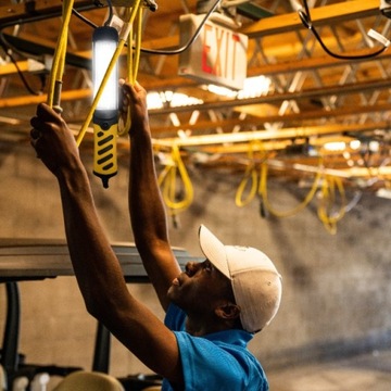 СВЕТИЛЬНИК ДЛЯ МАСТЕРСКОЙ КАНАЛЬНАЯ СВЕТОДИОДНАЯ ЛАМПА STRONG HOOK XL 28W 100LED 8M