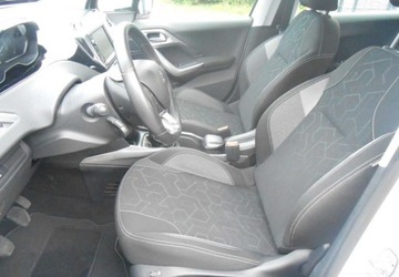 Peugeot 2008 I SUV Facelifting 1.2 PureTech 82KM 2017 Peugeot 2008 Peugeot 2008 Niski Przebieg Bardzo Ladne Auto Zarejestrowane, zdjęcie 5
