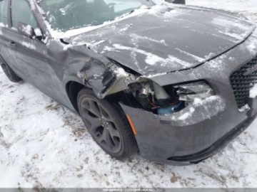 Chrysler 300C II 2021 Chrysler 300s 2021 3.6 Benzyna 300KM, zdjęcie 7