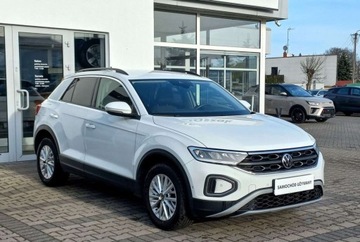 Volkswagen T-Roc I SUV Facelifting 1.5 TSI ACT 150KM 2022 Volkswagen T-Roc 1,5 TSI 150kM LifePlus Salon Polska F.Vat 23 1.5 Benzyna, zdjęcie 1