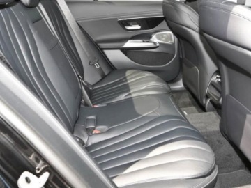 Mercedes Klasa E W214 Sedan 2.0 220d 197KM 2025 E Klasa 220 d 4-Matic AMG 2.0 (197KM) 2025, zdjęcie 17