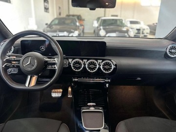 Mercedes CLA C118/X118 Coupe Facelifting 1.3 200 163KM 2025 MERCEDES-BENZ CLA 200 AMG Line Sedan 1.3 (163KM) 2025, zdjęcie 5