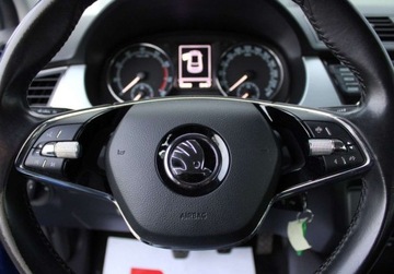 Skoda Fabia III Hatchback Facelifting 1.0 TSI 95KM 2020 Skoda Fabia 1.0 TSI 95KM M5 Ambition Czujniki parkowania SmartLink SalonPL, zdjęcie 21