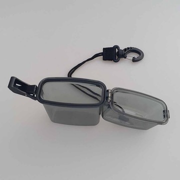 Водонепроницаемый чехол для дайвинга с серфингом на лодке.