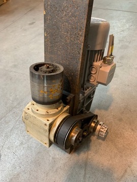 Мотор-редуктор LENZE GKR 04-2M
