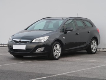 Opel Astra J Sports Tourer 1.4 Turbo ECOTEC 140KM 2012 Opel Astra 1.4 T, Klima, Klimatronic, Tempomat, zdjęcie 1