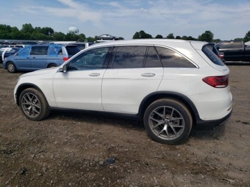Mercedes GLC C254/X254 2022 Mercedes-Benz GLC 300 4Matic 2022, Pakiet AMG, od ubezpieczalni 2.0 Benzyna, zdjęcie 2