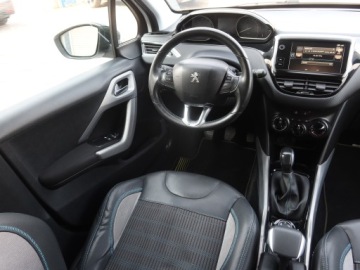 Peugeot 2008 I SUV Facelifting 1.2 PureTech 110KM 2016 Peugeot 2008 1.2 PureTech, Klima, Tempomat, zdjęcie 6