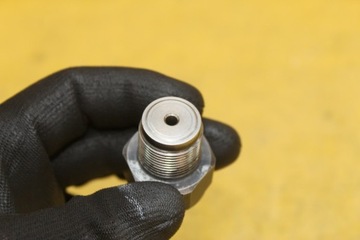 CZUJNIK CIŚNIENIA PALIWA 2.0 D LEGACY IV