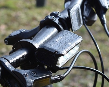 МОЩНЫЙ СВЕТОДИОДНЫЙ ПЕРЕДНИЙ ВЕЛОСИПЕДНЫЙ ФОНАРЬ 900ЛМ 2000мАч IP65 3 ДИОДА + СВЕТОДИОД