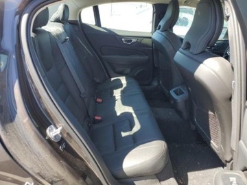 Volvo 2024 Volvo S60 2024, 2.0L, 4x4, PLUS, od ubezpieczalni 2.0 Benzyna 247KM, zdjęcie 8