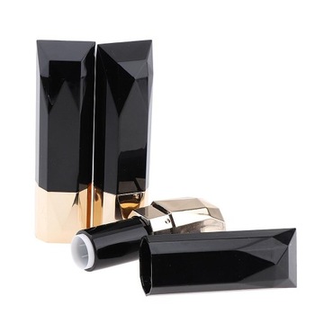 Zestaw 3 pustych tubek po balsamie do ust w kolorze czarnym, wykonanym samodzielnie