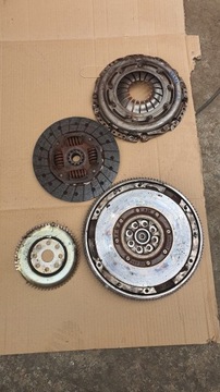 KOŁO DWUMASA SPRZĘGŁO SUBARU FORESTER IV 2.0D