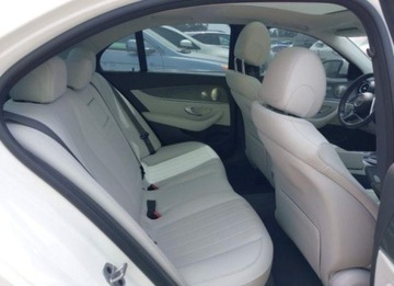 Mercedes Klasa E W213 2022 Mercedes-Benz Klasa E 2022, 2.0L, od ubezpieczalni 2.0 Benzyna 255KM, zdjęcie 10