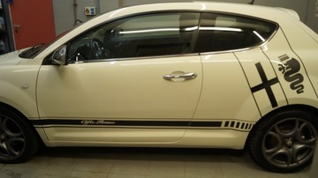Наклейки на авто Alfa romeo mito 2 шт. НАКЛЕЙКА