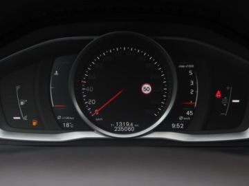 Volvo V60 I Kombi Facelifting 2.0 D4 DRIVE-E 190KM 2017 Volvo V60 D4 2.0, Salon Polska, Serwis ASO, zdjęcie 10