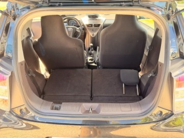 Toyota iQ 1.4 TD 90KM 2011 Toyota iQ Swietny stan Bogate wyposazenie Zawraca w miejscu 1.4 90KM, zdjęcie 18