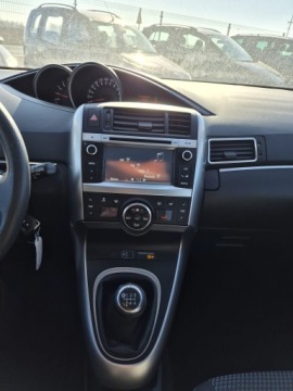 Toyota Verso Minivan Facelifting 1.6 D-4D 112KM 2015 Toyota Verso 2015r. 1.6D/112KM Zadbana, Panorama Alu NAVI, zdjęcie 9